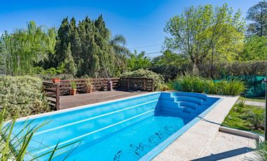 VENTA - Casa 2 dormitorios con piscina - Oliveros, Santa Fe.