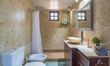 VENTA - Casa 2 dormitorios con piscina - Oliveros, Santa Fe.