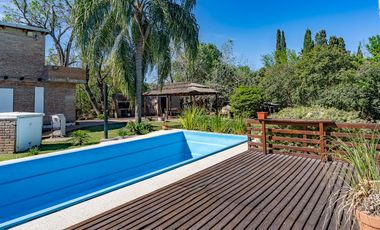 VENTA - Casa 2 dormitorios con piscina - Oliveros, Santa Fe.