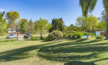 VENTA - Casa 2 dormitorios con piscina - Oliveros, Santa Fe.