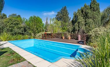 VENTA - Casa 2 dormitorios con piscina - Oliveros, Santa Fe.