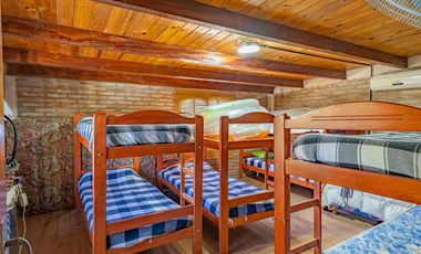 VENTA - Casa 2 dormitorios con piscina - Oliveros, Santa Fe.