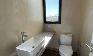 Duplex Venta VILAGO Nordelta 3 hab. 3 baños   dep. terraza c/pergola   coch y baul - VISTA RIO