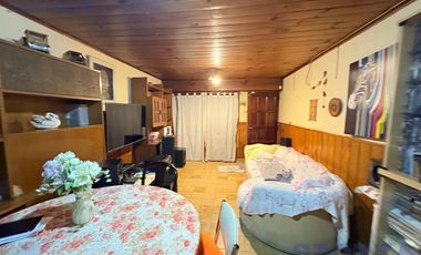 Casa en Los Polvorines 4 ambientes con jardín cochera excelente para uso de vivienda o comercio