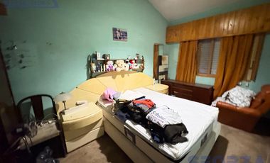 Casa en Los Polvorines 4 ambientes con jardín cochera excelente para uso de vivienda o comercio