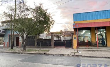 Casa en Los Polvorines 4 ambientes con jardín cochera excelente para uso de vivienda o comercio