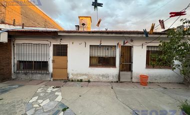Casa en Los Polvorines 4 ambientes con jardín cochera excelente para uso de vivienda o comercio