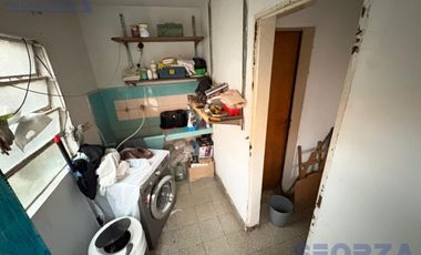 Casa en Los Polvorines 4 ambientes con jardín cochera excelente para uso de vivienda o comercio