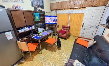 Casa en Los Polvorines 4 ambientes con jardín cochera excelente para uso de vivienda o comercio