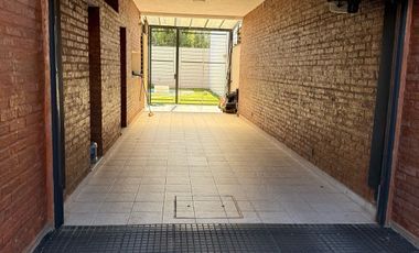 CASA LISTA PARA ENTRAR A VIVIR SOBRE ALMIRANTE BROWN