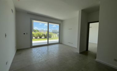 Venta o Alquiler Depto 2 Amb Planta Baja con Jardín en Pilará