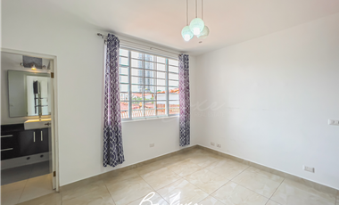 ALQUILER CASA RESIDENCIAL  EN ALTOS DEL GOLF -(4)