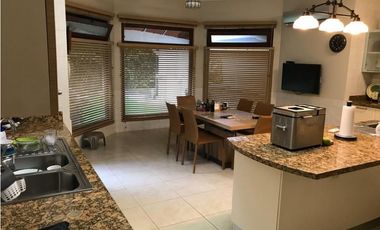 CASA CLAYTON CAMINO DE CRUCES 903M2