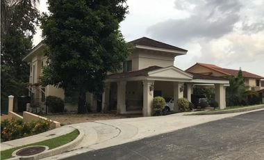 CASA CLAYTON CAMINO DE CRUCES 903M2