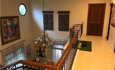 CASA CLAYTON CAMINO DE CRUCES 903M2