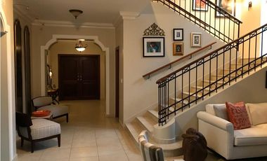 CASA CLAYTON CAMINO DE CRUCES 903M2