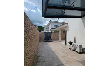 VENTA DE CASA EN ALTOS DEL PARQUE ALTA PLAZA 264M2 JP