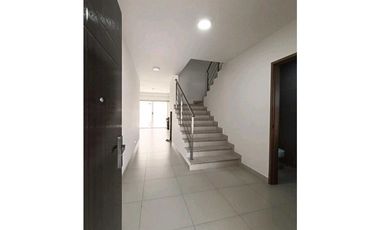 VENTA DE CASA EN ALTOS DEL PARQUE ALTA PLAZA 264M2 JP