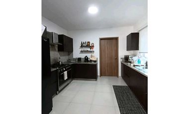 VENTA DE CASA EN ALTOS DEL PARQUE ALTA PLAZA 264M2 JP