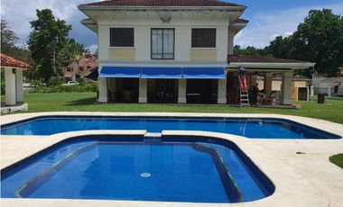 VENTA CASA EN ANCÓN RESIDENCIAL CAMINO DE CRUCES EL DORADO