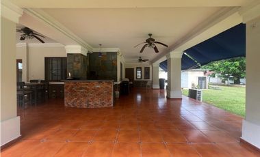 VENTA CASA EN ANCÓN RESIDENCIAL CAMINO DE CRUCES EL DORADO