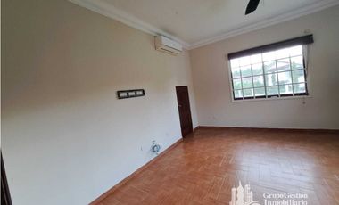 VENTA CASA EN ANCÓN RESIDENCIAL CAMINO DE CRUCES EL DORADO