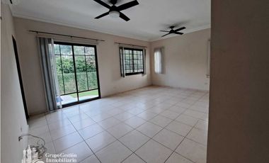 VENTA CASA EN ANCÓN RESIDENCIAL CAMINO DE CRUCES EL DORADO