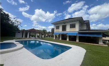 VENTA CASA EN ANCÓN RESIDENCIAL CAMINO DE CRUCES EL DORADO