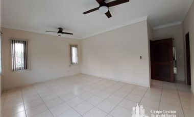 VENTA CASA EN ANCÓN RESIDENCIAL CAMINO DE CRUCES EL DORADO