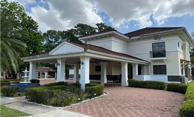 VENTA CASA EN ANCÓN RESIDENCIAL CAMINO DE CRUCES EL DORADO