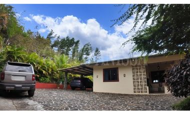 Propiedad campestre con vista panorámica al mar y las montañas – Sorá