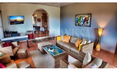 Propiedad campestre con vista panorámica al mar y las montañas – Sorá