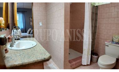 Propiedad campestre con vista panorámica al mar y las montañas – Sorá