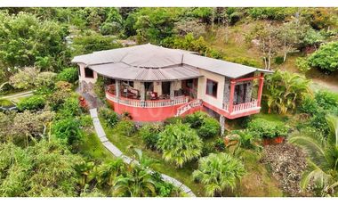 Propiedad campestre con vista panorámica al mar y las montañas – Sorá