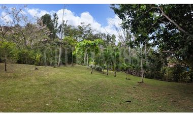 Propiedad campestre con vista panorámica al mar y las montañas – Sorá