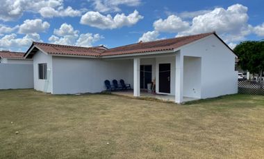 COSTA VERDE / SPRING HILLS  / 3 HABITACION / 260M / PATIO / AMOBLADA