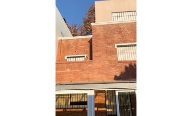 SAAVEDRA CASA 7 AMBIENTES CON JARDIN Y PARRILLA