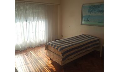 SAAVEDRA CASA 7 AMBIENTES CON JARDIN Y PARRILLA