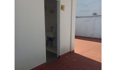 SAAVEDRA CASA 7 AMBIENTES CON JARDIN Y PARRILLA