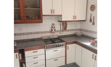 SAAVEDRA CASA 7 AMBIENTES CON JARDIN Y PARRILLA