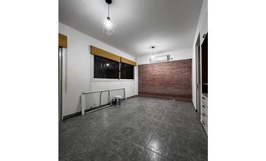 SAAVEDRA CASA 7 AMBIENTES CON JARDIN Y PARRILLA