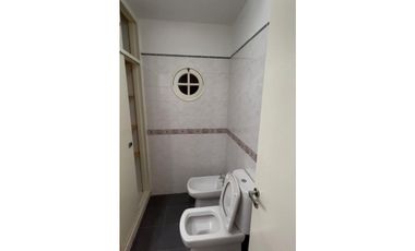 SAAVEDRA CASA 7 AMBIENTES CON JARDIN Y PARRILLA