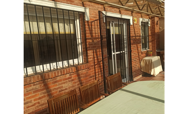 SAAVEDRA CASA 7 AMBIENTES CON JARDIN Y PARRILLA