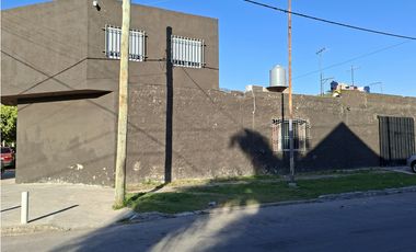 CASA HUEMUL ESQUINA ALBARRACIN