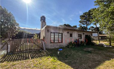 LOTE COMERCIAL CON CASA Y GALPÓN EN ZONA INDUSTRIAL DE OSTENDE