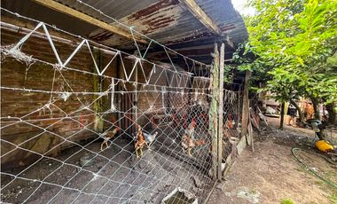 LOTE COMERCIAL CON CASA Y GALPÓN EN ZONA INDUSTRIAL DE OSTENDE