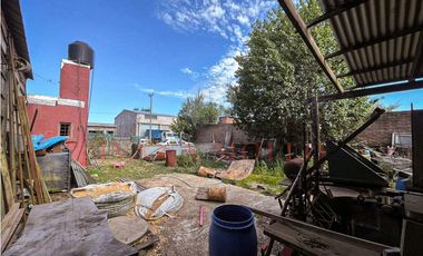 LOTE COMERCIAL CON CASA Y GALPÓN EN ZONA INDUSTRIAL DE OSTENDE