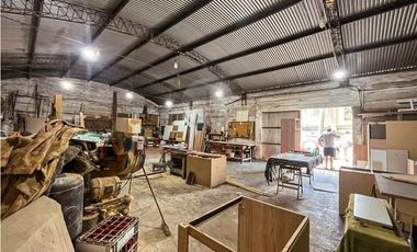 LOTE COMERCIAL CON CASA Y GALPÓN EN ZONA INDUSTRIAL DE OSTENDE