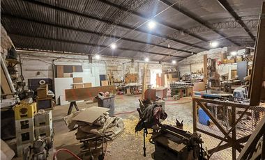 LOTE COMERCIAL CON CASA Y GALPÓN EN ZONA INDUSTRIAL DE OSTENDE