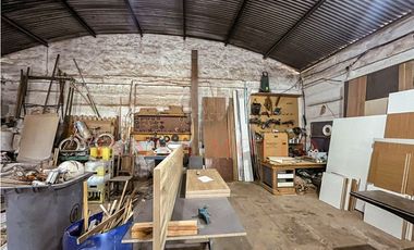 LOTE COMERCIAL CON CASA Y GALPÓN EN ZONA INDUSTRIAL DE OSTENDE